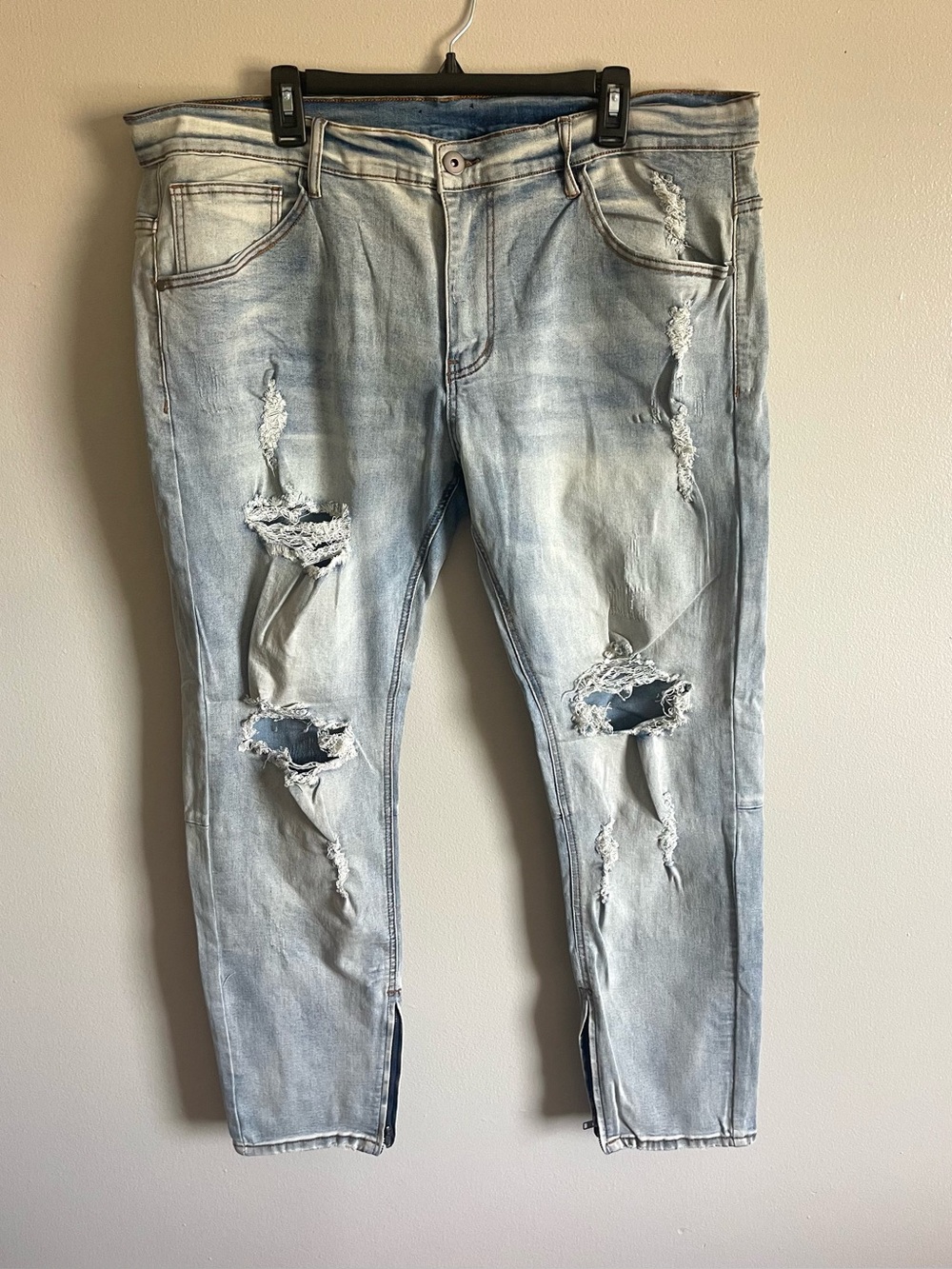 KDNKLight Wash Distressed Ripped Skinny Jeans Size 42